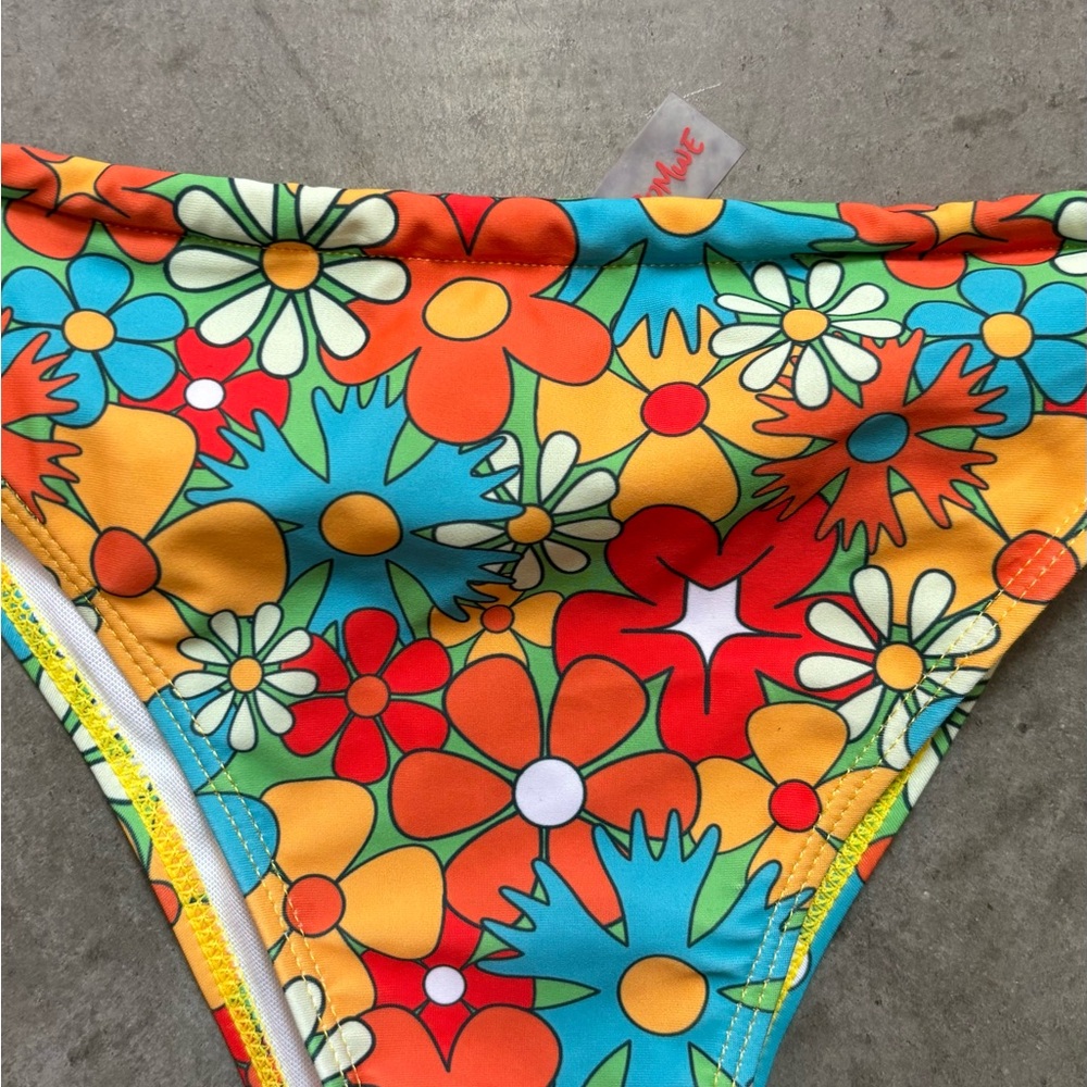 Colorful bikini - Picture 2 of 6